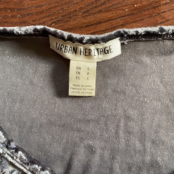 Crush velvet shirt. - Picture 2 of 2